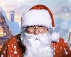 WHITESNAKE's DAVID COVERDALE Dons Santa Claus Outfit For 2023 'Merry Christmas' Video Message