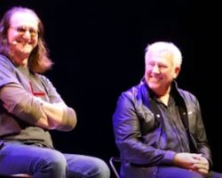 Watch: GEDDY LEE Joined By ALEX LIFESON At Portsmouth Stop Of U.K. Book Tour