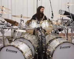 Watch: EX-SLIPKNOT Drummer JAY WEINBERG Plays Classic VAN HALEN Song On ALEX VAN HALEN's Drum Kit