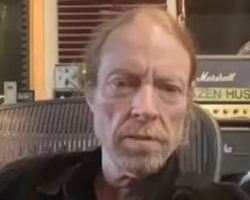 JEFF PILSON On Bands Using Backing Tracks During Live Shows: 'The Problem About It Is That People Don't Mind It Anymore'