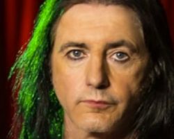 L.A. GUNS Singer PHIL LEWIS On STEVE RILEY's Death: 'It Was Awful. I Didn't Wanna See That.'