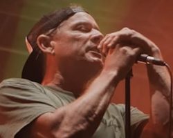 UGLY KID JOE's WHITFIELD CRANE Remembers The Time EDDIE VAN HALEN Gave Him His Socks Right Off His Feet