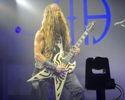 ZAKK WYLDE On Playing With PANTERA: 'I'm Really Happy People Can Still Hear VINNIE PAUL And DIMEBAG's Greatness'