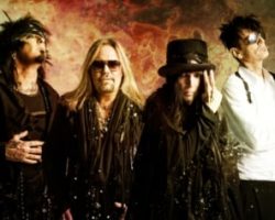 MÖTLEY CRÜE Celebrates 43rd Anniversary By Launching Virtual Museum, 'Crüeseum'