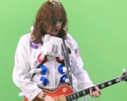 ACE FREHLEY Films Music Video For New Song 'Walkin' On The Moon'
