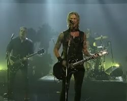 Watch: DUFF MCKAGAN Performs Solo Single 'Longfeather' On 'Jimmy Kimmel Live!'