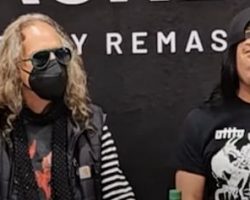 Watch: METALLICA's KIRK HAMMETT And ROBERT TRUJILLO Sign Bottles Of 'Blackened' In Livermore