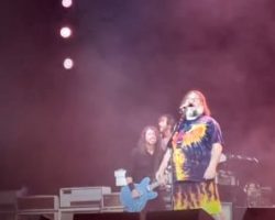 Watch: FOO FIGHTERS Joined By JACK BLACK For Cover Of AC/DC's 'Big Balls' In New Zealand