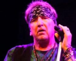 Ex-GREAT WHITE Singer JACK RUSSELL On MARK KENDALL: 'I Would Love To At Least Shake His Hand Before I Kick Off'