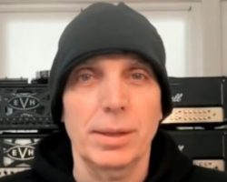 JOE SATRIANI On His Attempt To Perform 'Mean Street' On 'The Howard Stern Show': 'That Was A Pretty Funny Moment'