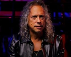 METALLICA's KIRK HAMMETT And GIBSON Unveil 1989 Les Paul Custom, A Recreated Version Of His Guitar