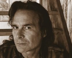 Ex-WHITE LION Frontman MIKE TRAMP To Release Second Solo Album Sung Entirely In Danish