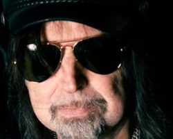 MOTÖRHEAD PHIL CAMPBELL: LEMMY 'Did It His Way Right To The End, Which I'm Really Proud Of'