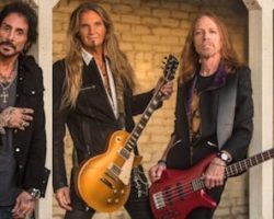 REVOLUTION SAINTS Feat. DEEN CASTRONOVO, JEFF PILSON And JOEL HOEKSTRA: 'Changing My Mind' Music Video Released
