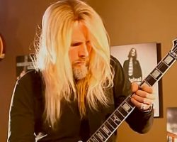 Watch: JUDAS PRIEST's RICHIE FAULKNER Performs 'Bitter Pill' Song From ELEGANT WEAPONS Project
