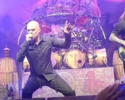 Watch: Ex-KAMELOT Frontman ROY KHAN Sings 'Center Of The Universe' At Special Concert In Brazil