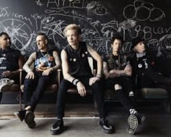 SUM 41 Announces Final Headlining World Tour 'Tour Of The Setting Sum'