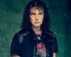 PETER BALTES On ACCEPT: 'I Felt Like We Were Always Doing The Same Album Or Concept Again And Again, Only With Different Lyrics'