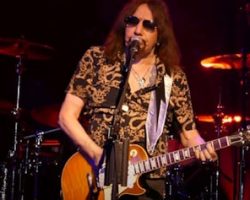 ACE FREHLEY: 'I Am A Sloppy Guitar Player', But So Are JIMMY PAGE And KEITH RICHARDS