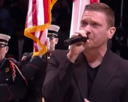 Watch SHINEDOWN's BRENT SMITH Sing U.S. National Anthem At ORLANDO MAGIC Vs. OKLAHOMA CITY THUNDER Game