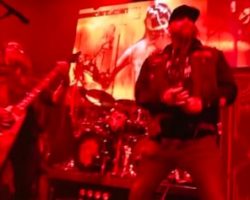 Watch: MACHINE HEAD Joined By FIVE FINGER DEATH PUNCH's CHRIS KAEL For 'Davidian' Performance In Denver