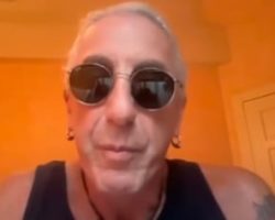 DEE SNIDER Says 'Something Is Lost' When Bands Rely Too Heavily On Backing Tracks During Live Shows