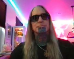 COAL CHAMBER's DEZ FAFARA No Longer Drinks Alcohol But Still Loves His Cannabis