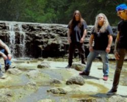 EXHORDER's KYLE THOMAS: 'People Are So Happy To See' Ex-CANNIBAL CORPSE Guitarist PAT O'BRIEN 'Back In Action'