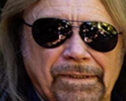 JUDAS PRIEST's IAN HILL On Recording Process For 'Invincible Shield': 'It Was Different'