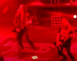 Watch: MACHINE HEAD Joined By AMON AMARTH's JOHAN SÖDERBERG For 'Davidian' Performance In Maryland
