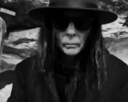 MICK MARS Already Has Four 'Massively Thick' Ideas For Second Solo Album: 'It Hits Hard'