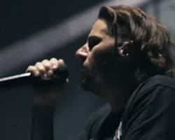 AVENGED SEVENFOLD's M. SHADOWS Explains Why He Prefers Headlining Arenas Over Performing At Festivals