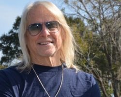 Ex-DEEP PURPLE Guitarist STEVE MORSE Is Mourning Death Of His Wife