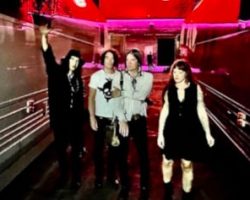 THE DANDY WARHOLS Enlist SLASH For New Single 'I'd Like To Help You With Your Problem'
