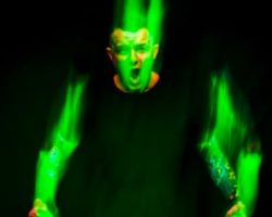 Former ATREYU Vocalist ALEX VARKATZAS Covers PANTERA's 'Yesterday Don't Mean S***' On DEAD ICARUS EP