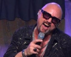 Watch GEOFF TATE Perform QUEENSRŸCHE Classics In Houston During 2024 Tour With VANDENBERG
