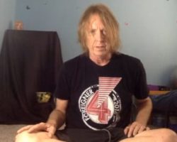 FOREIGNER/Ex-DOKKEN Bassist JEFF PILSON Hopes To Release His Yoga Book In 2025