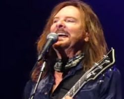 Longtime STYX Bassist RICKY PHILLIPS Announces His Departure