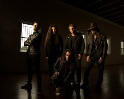 DEREK SHERINIAN Starts Fresh Post-SONS OF APOLLO With WHOM GODS DESTROY: 'Everyone Is Blown Away By It'