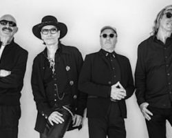 ADRIAN BELEW, TONY LEVIN, STEVE VAI And DANNY CAREY On Upcoming BEAT Tour: 'Sparks Will Fly'