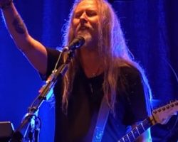 JERRY CANTRELL's Original G&L Rampage Guitar Has Been Stolen