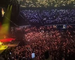 Watch: MEGADETH Fans In Bogota Light Up Arena In Colors Of Colombian Flag