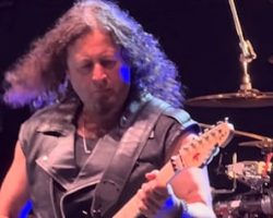 QUEENSRŸCHE's MICHAEL WILTON: 'At Our Age Now, We're Still Crushing It'