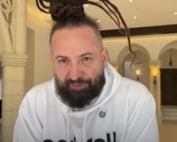 FIVE FINGER DEATH PUNCH's ZOLTAN BATHORY Explains Why He Doesn't Really Stay In Contact With Former Bandmates