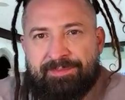 FIVE FINGER DEATH PUNCH Is Creating New Fans On METALLICA Tour: 'I Can Tell We're Turning Them', Says ZOLTAN BATHORY