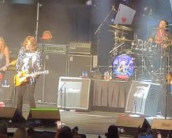 ACE FREHLEY Performs 'Cherry Medicine' Live For First Time