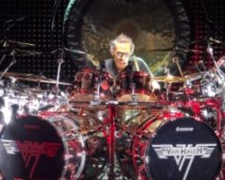 ALEX VAN HALEN's Personal Collection Of Instruments And Gear To Be Auctioned Next Month