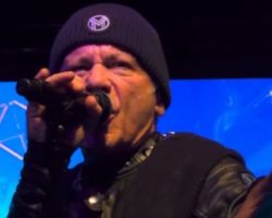 BRUCE DICKINSON: 'I'm Lucky I Have A Strong And Powerful Voice'