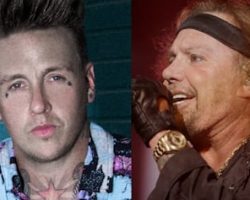JACOBY SHADDIX Recalls MÖTLEY CRÜE's Attempt To Limit PAPA ROACH's Stage Space During 2008 'Crüe Fest'