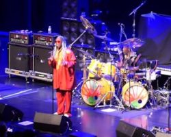 COREY GLOVER On Next LIVING COLOUR Album: 'We're In Search Of A Voice At This Point'